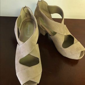 WOMENS EASY SPIRIT SUEDE SHOES - Gorgeous taupe - Size 10